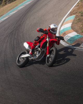 desmo450sm-2_original