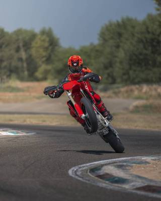 desmo450sm-3_original