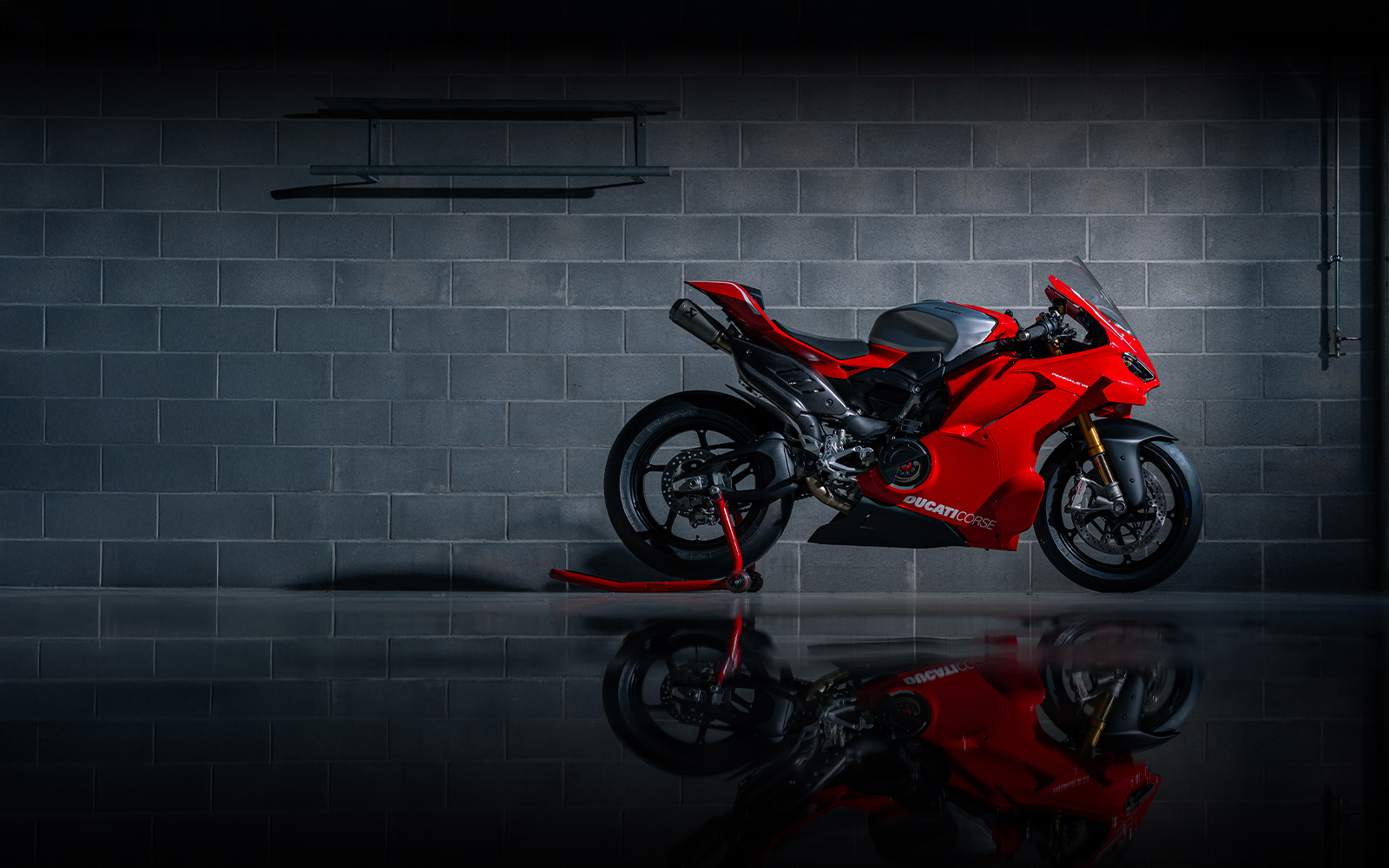 Novi Panigale V4 R